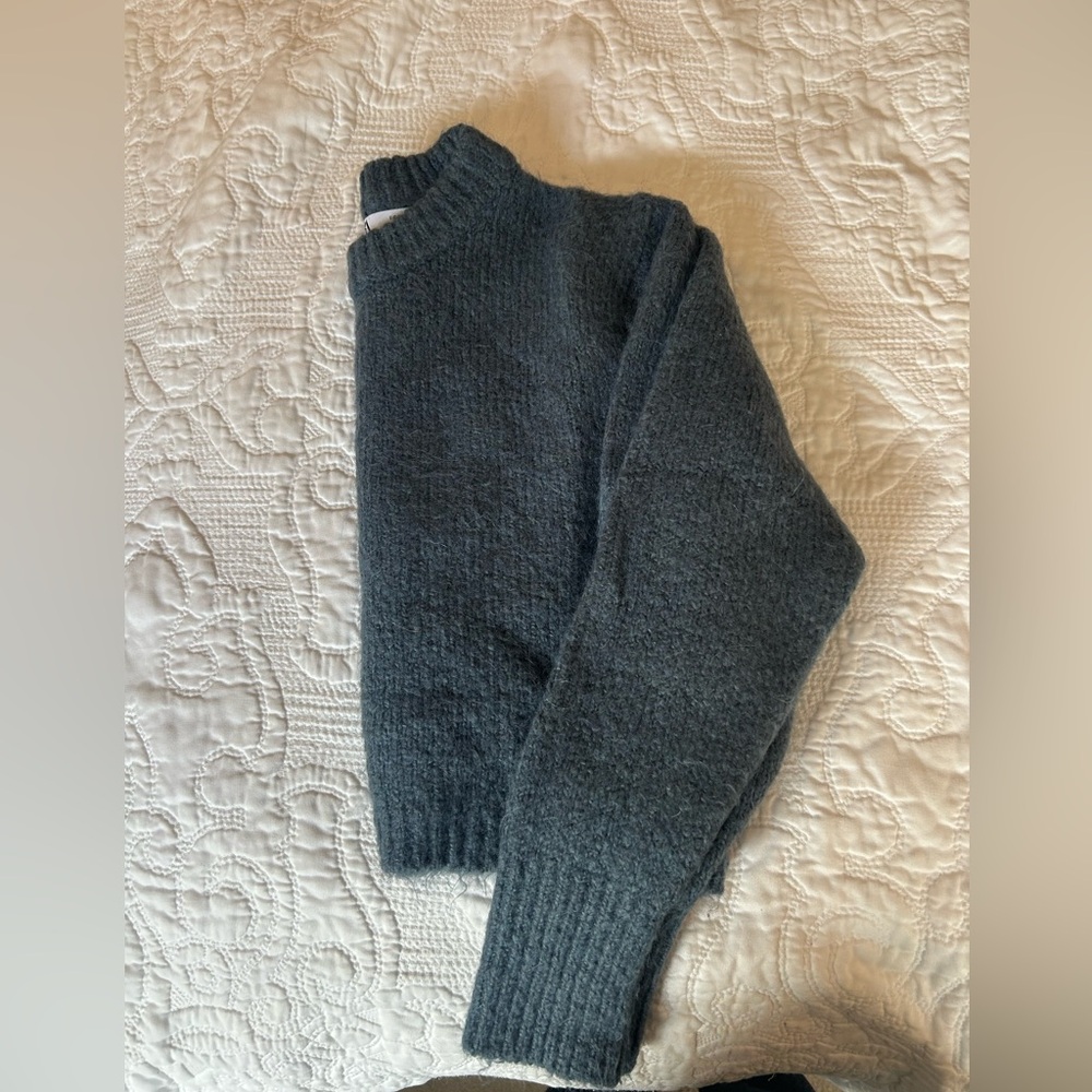 Zara Blue Cropped Sweater